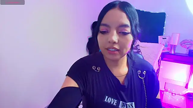 Snapshot of loren_tits24 chatting on 05.05.26 loren tits24 online show from 05.05.26
