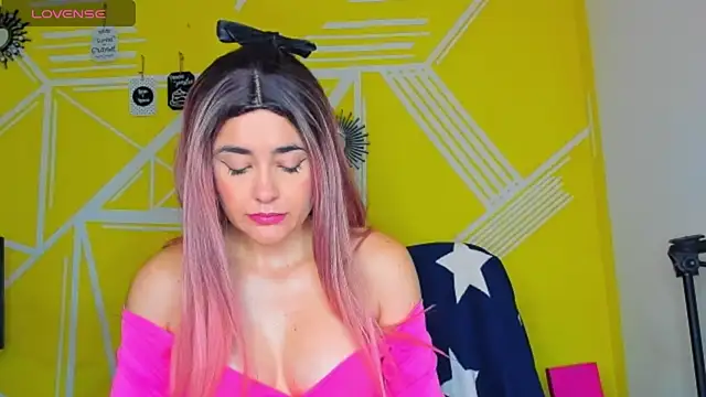 Nikolle Rouss online show from 02.20.26