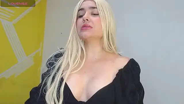 Nikolle Rouss online show from 06.13.26
