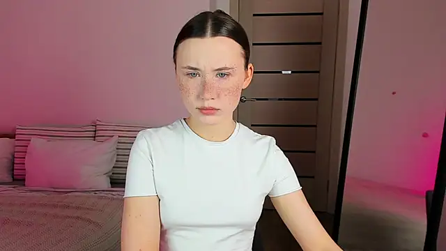 Stella Sunny online show from 09.14.25