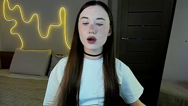 Stella Sunny online show from 12.17.25