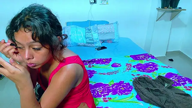 Snapshot of clydexxxbunny chatting on 01.08.25 clydexxxbunny online show from 01.08.25