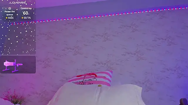 Snapshot of Hannablazze chatting on 12.29.24 Hannablazze online show from 12.29.24