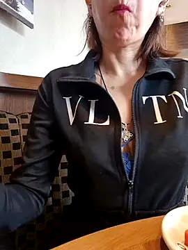 Lunababymylove online show from 09.12.25