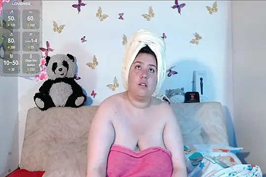 Snapshot of LennaTurnerr chatting on 02.11.26 LennaTurnerr online show from 02.11.26