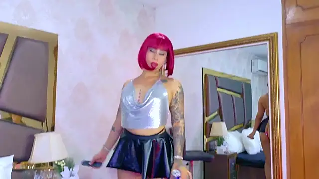 Snapshot of GiahDaniels chatting on 02.27.26 GiahDaniels online show from 02.27.26