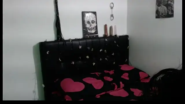 Bonnie-Clark online show from 04.05.26