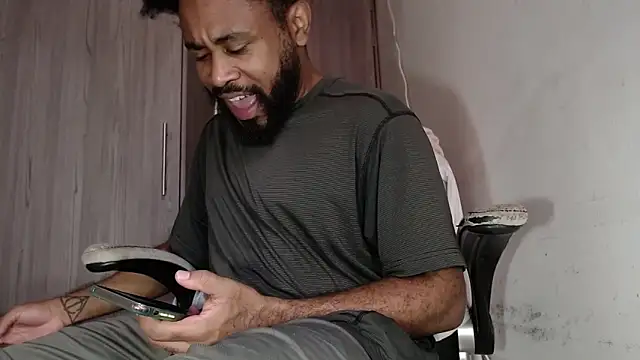 KaelMoreau online show from 03.11.25