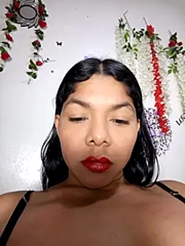 Snapshot of DIORA_Latina chatting on 10.23.25 DIORA Latina online show from 10.23.25