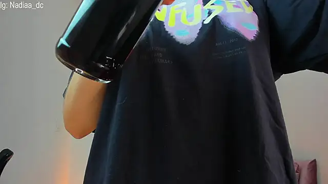 Nadiaa  online show from 12.12.24