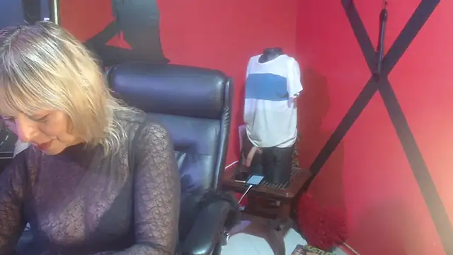 KLOE PIELL online show from 11.17.25