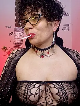 Snapshot of Daneshka_naughty chatting on 03.22.25 Daneshka naughty online show from 03.22.25