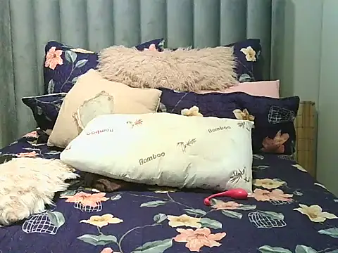 Snapshot of Amberbela chatting on 12.13.24 Amberbela online show from 12.13.24