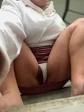 MiaLujan  online show from 02.06.26