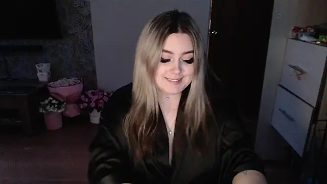 TiffaniYW online show from 01.14.25