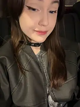 Peachy Dream online show from 02.25.25