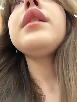 Peachy Dream online show from 10.13.25