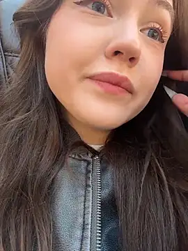 Peachy Dream online show from 04.18.26