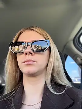 Love Bri online show from 04.17.26