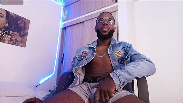 Snapshot of Jacksonking27 chatting on 03.18.25 Jacksonking27 online show from 03.18.25