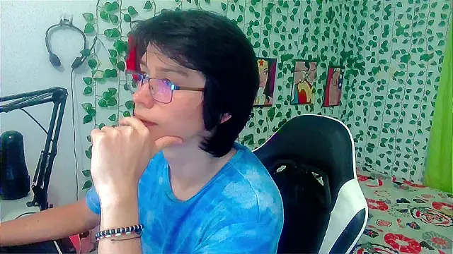 Snapshot of Andy_gray chatting on 04.19.26 Andy gray online show from 04.19.26