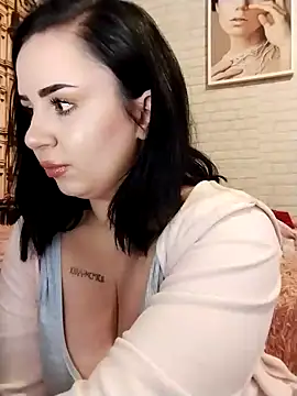 AdelinaJude online show from 02.12.25