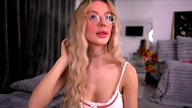 KylieJoyce online show from 11.28.25