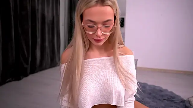 Snapshot of KylieJoyce chatting on 01.18.26 KylieJoyce online show from 01.18.26