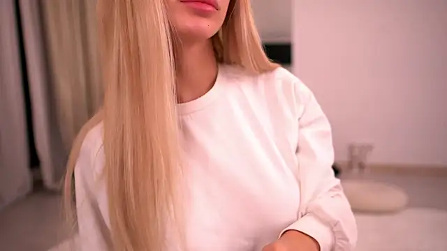 Snapshot of KylieJoyce chatting on 02.10.26 KylieJoyce online show from 02.10.26