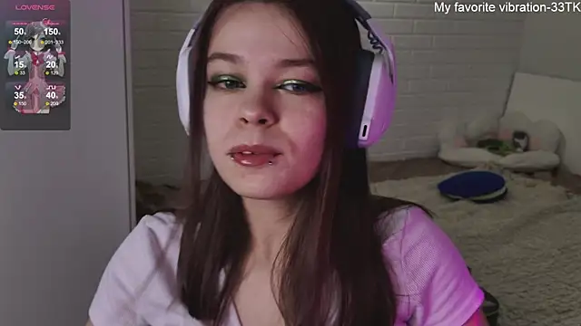 Snapshot of ValBae chatting on 01.17.25 ValBae online show from 01.17.25