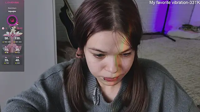 Snapshot of ValBae chatting on 01.21.25 ValBae online show from 01.21.25