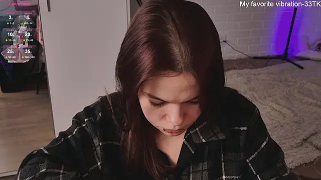 Snapshot of ValBae chatting on 01.24.25 ValBae online show from 01.24.25