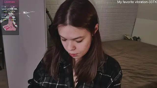 Snapshot of ValBae chatting on 01.27.25 ValBae online show from 01.27.25