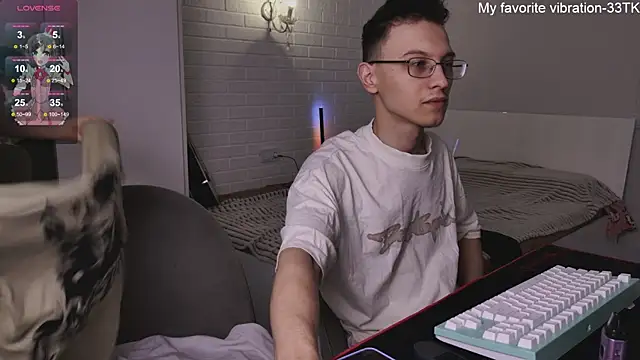 Snapshot of ValBae chatting on 01.30.25 ValBae online show from 01.30.25