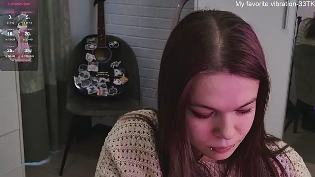 Snapshot of ValBae chatting on 02.05.25 ValBae online show from 02.05.25