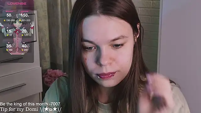 Snapshot of ValBae chatting on 03.08.25 ValBae online show from 03.08.25