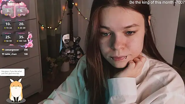 Snapshot of ValBae chatting on 03.15.25 ValBae online show from 03.15.25