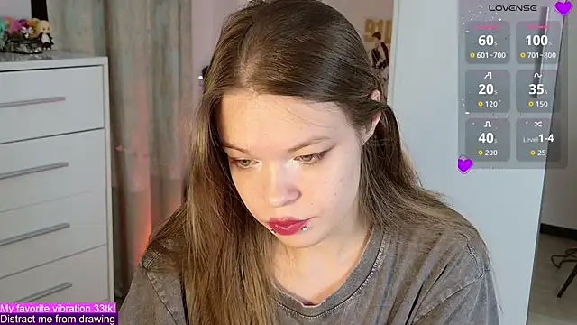 Snapshot of ValBae chatting on 09.19.25 ValBae online show from 09.19.25