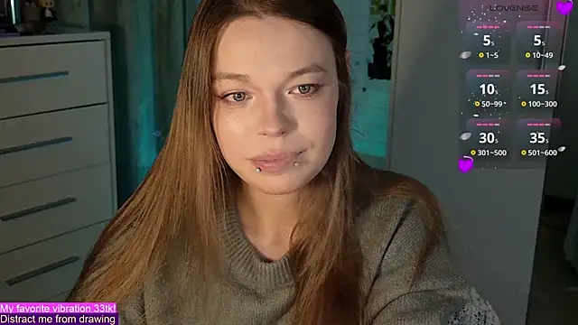 Snapshot of ValBae chatting on 09.30.25 ValBae online show from 09.30.25