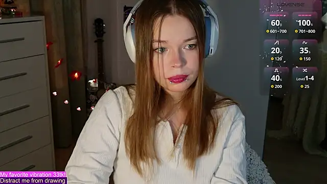 Snapshot of ValBae chatting on 10.29.25 ValBae online show from 10.29.25