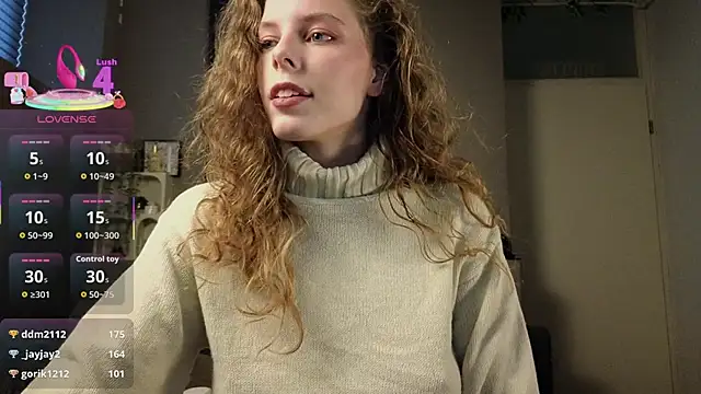 Snapshot of AyreenMoore chatting on 11.29.25 AyreenMoore online show from 11.29.25