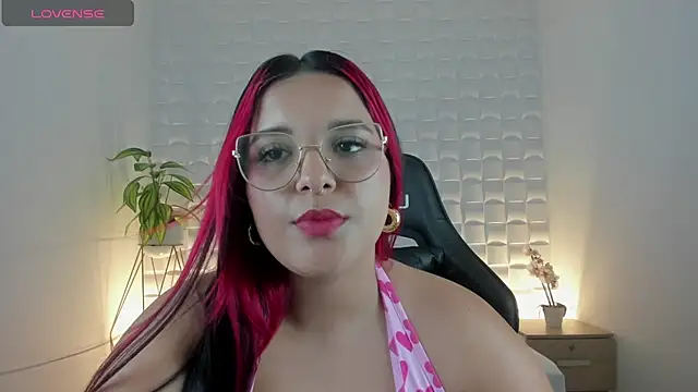 victoria18x online show from 12.30.24