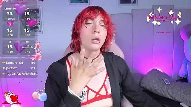 Snapshot of -kisa_ chatting on 02.15.25 -kisa online show from 02.15.25