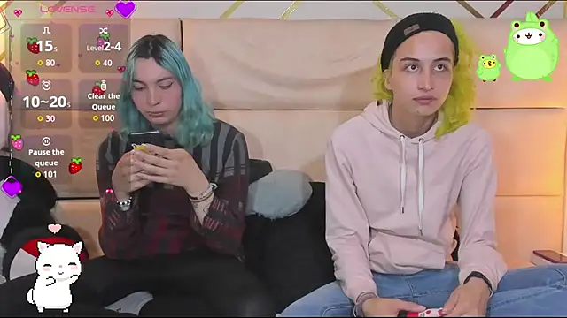 Snapshot of -kisa_ chatting on 10.29.25 -kisa online show from 10.29.25