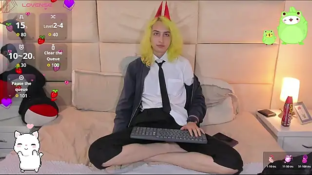 Snapshot of -kisa_ chatting on 11.15.25 -kisa online show from 11.15.25