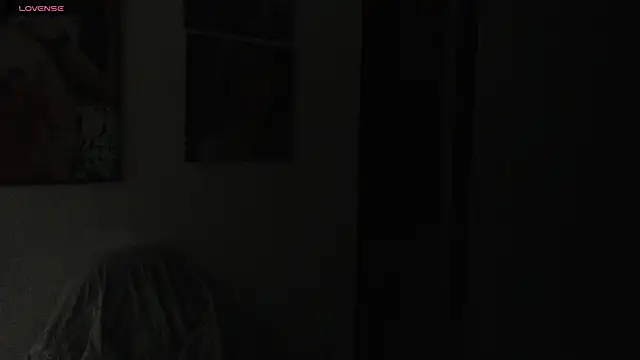 lilyhung1 online show from 02.18.25