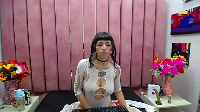 Snapshot of Samantha_Smiith chatting on 12.13.24 Samantha Smiith online show from 12.13.24