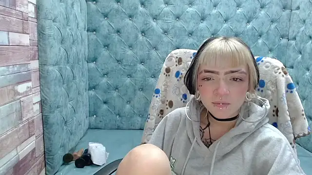 Snapshot of Samantha_Smiith chatting on 10.07.25 Samantha Smiith online show from 10.07.25