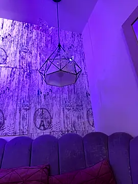 AbyThompson online show from 12.02.25