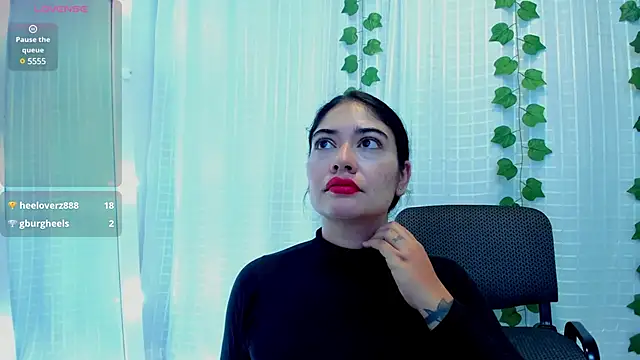 Madeleine  w online show from 03.04.25